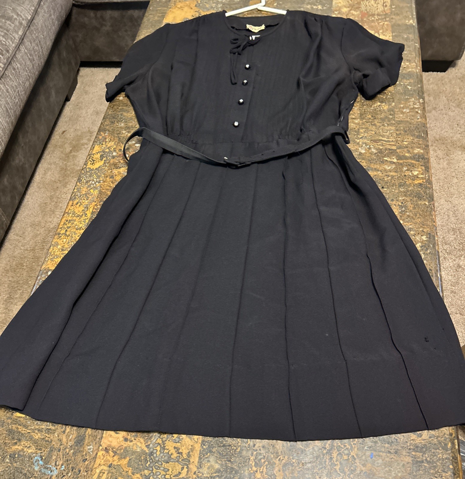 Vintage Cay Artley 1940’s Crape Rayon Black Short Sleeve Dress w Belt. Read