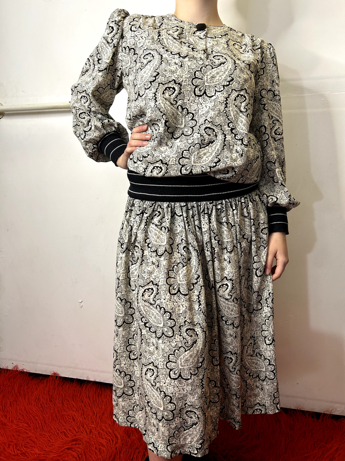 Vintage Australian 1980s Mark Shaw Paisley Dress Ribbed Waist Cuff B&W AU 18