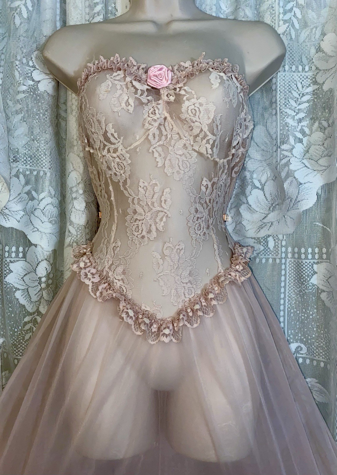 VTG M Dusty ROSE Pink SALOON GIRL Burlesque Lace Top Chiffon Nightie Nightgown