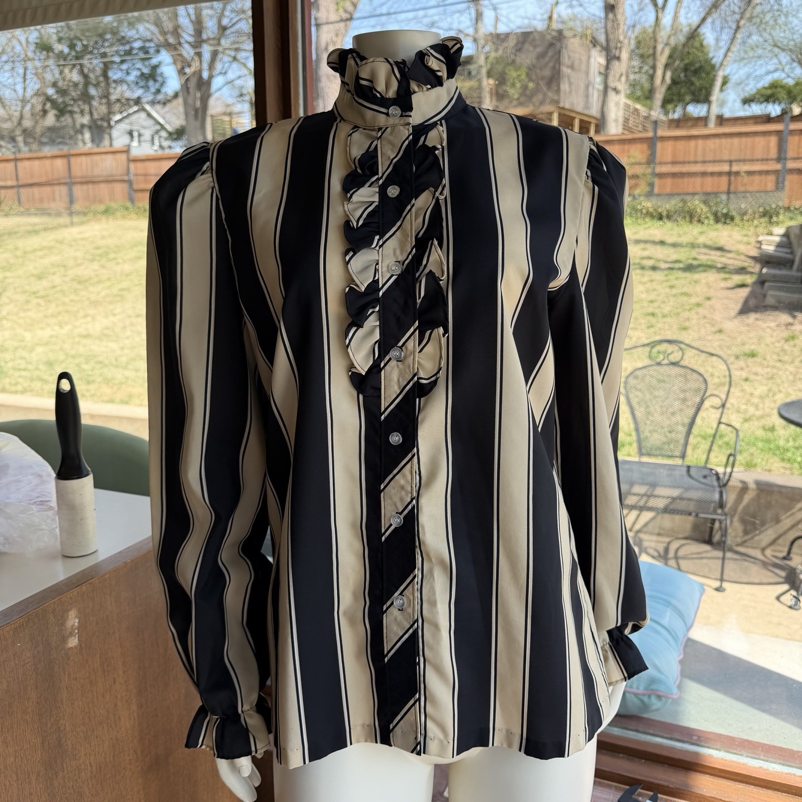 Lucky Winner Cream & Black Stripe Ruffle Button Front Blouse Size Small Vintage