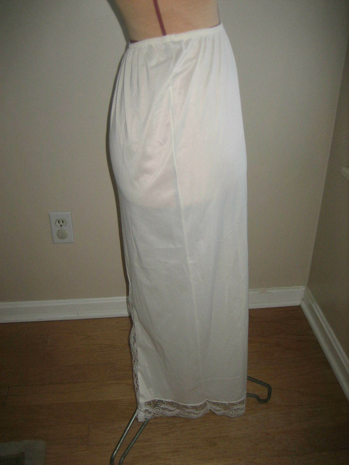 GREENCO MAID White Long Nylon Half Slip, Lace Hem, Front Or Back Slit – Size M