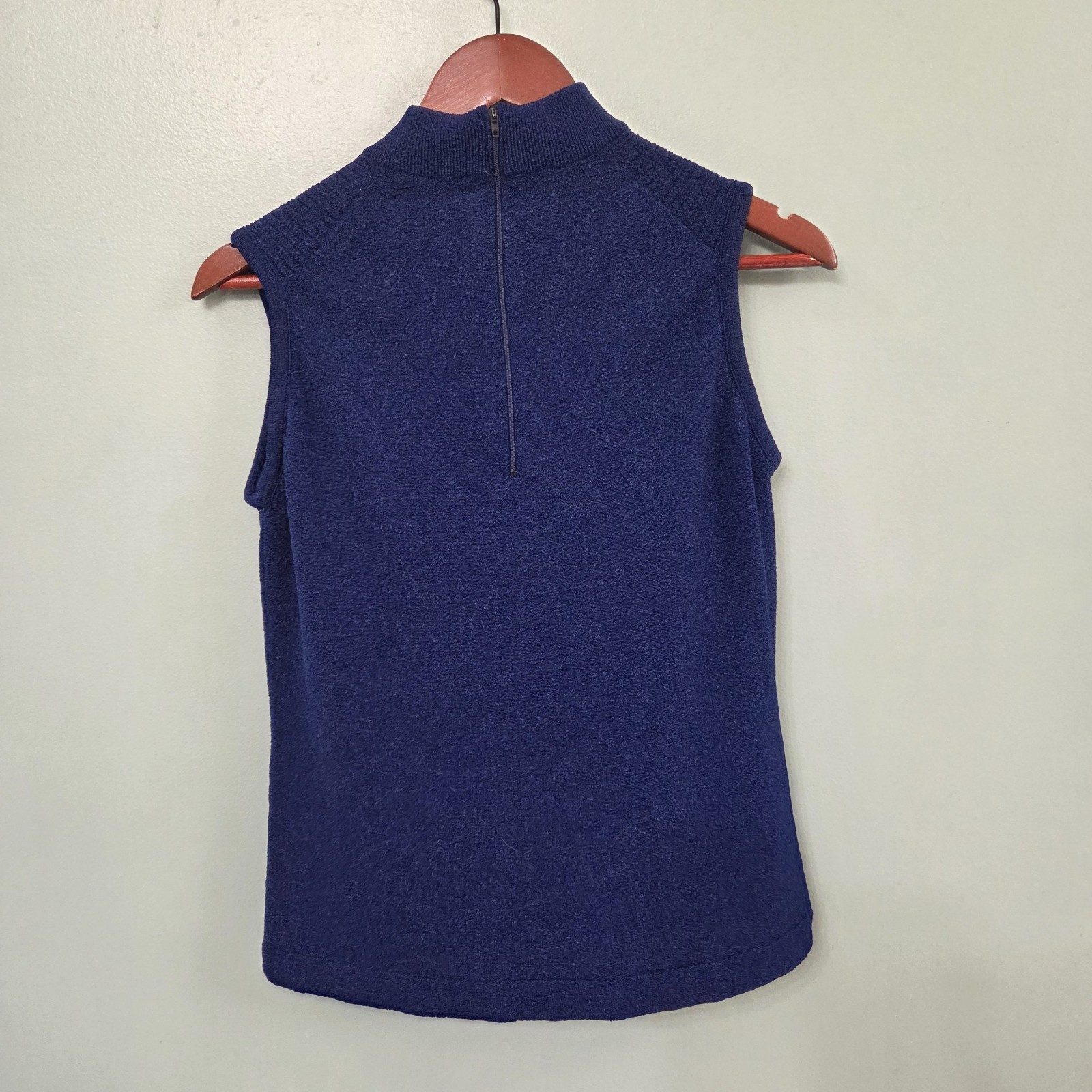 Vintage Talbott Traveler 70s Navy Blue Sleeveless Knit Top Womens Preppy Size 34