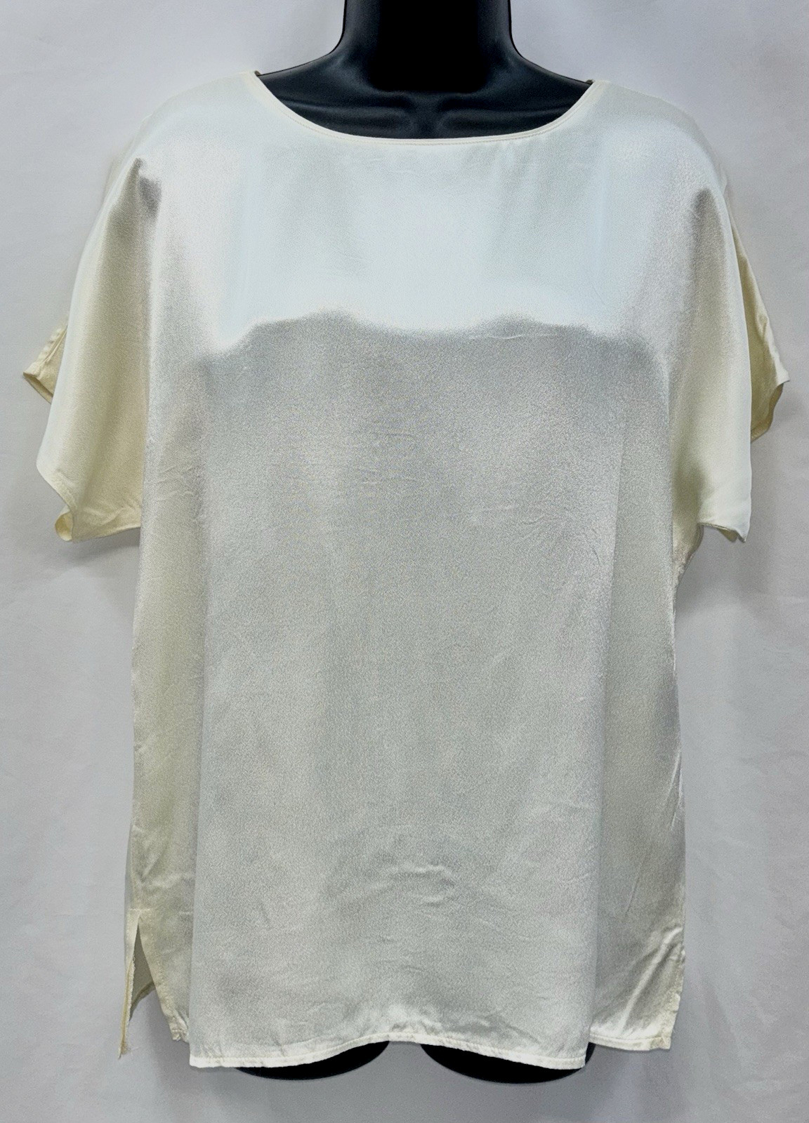 VTG DK Gold by Donnkenny Women Size L Short Dolman Sleeve Satin Top Solid Cream