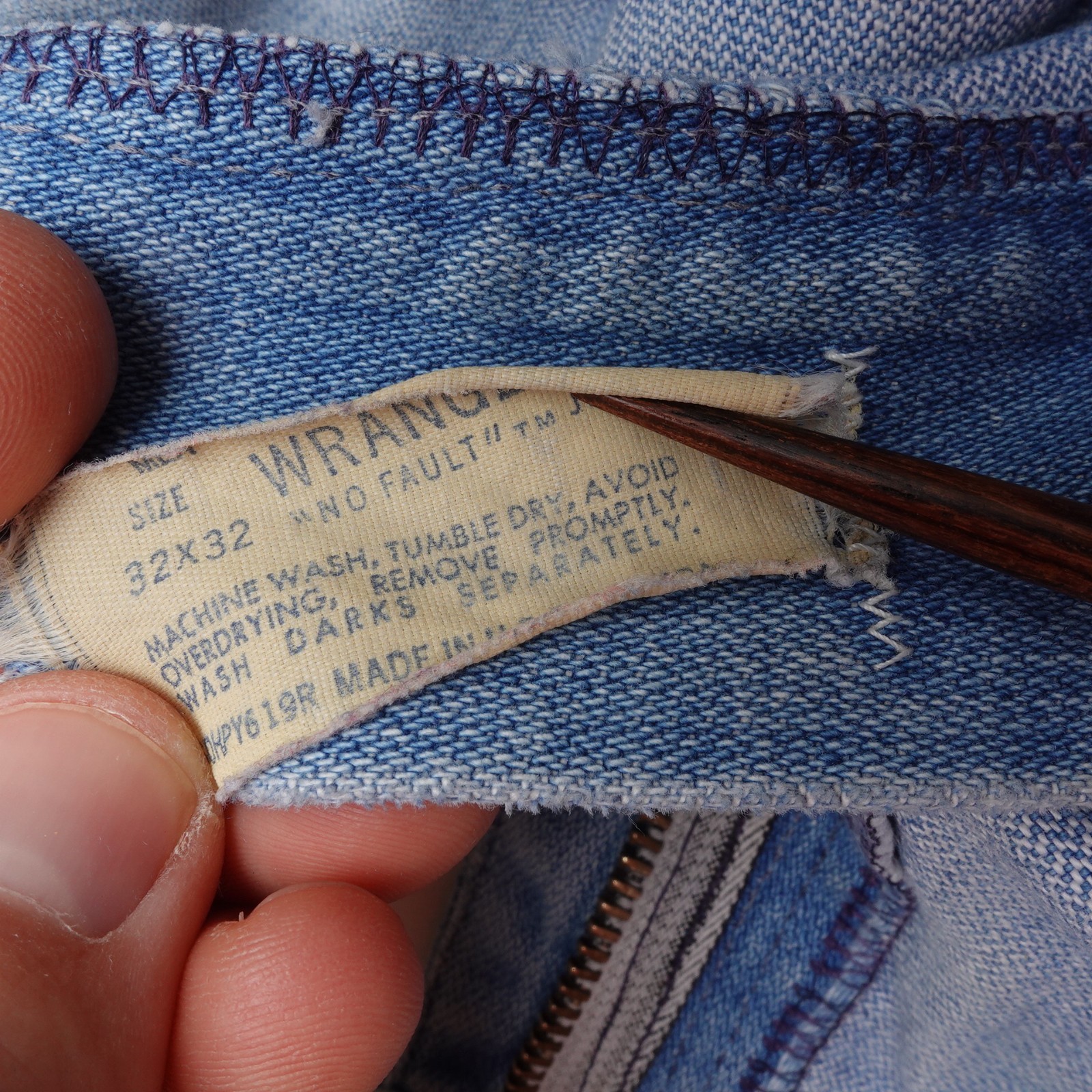 Vintage 70s Wrangler No Fault Denim Jean Shorts Made in USA Size 30 4″ Inseam