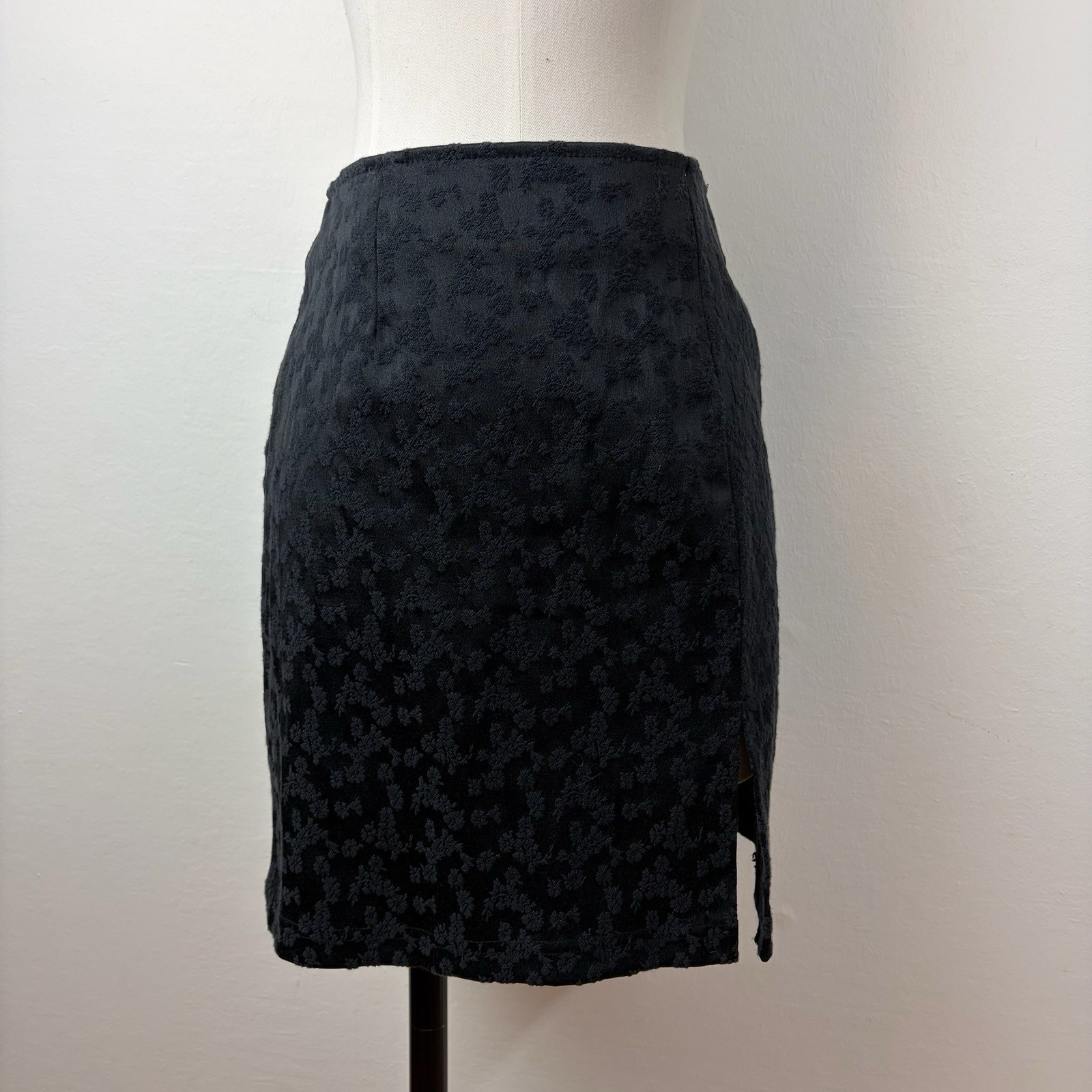 90’s Floral Jacquard Woven Stretch Skirt Slit Satin California Influence Black