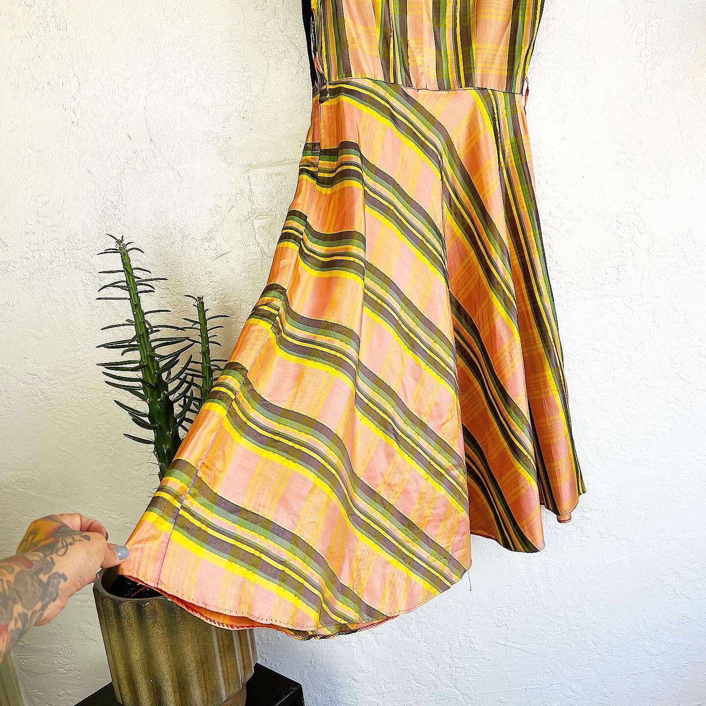 CANDY CORN STRIPED 40’s 40s Halloween Vintage Plaid Taffeta Black Velvet Dress M