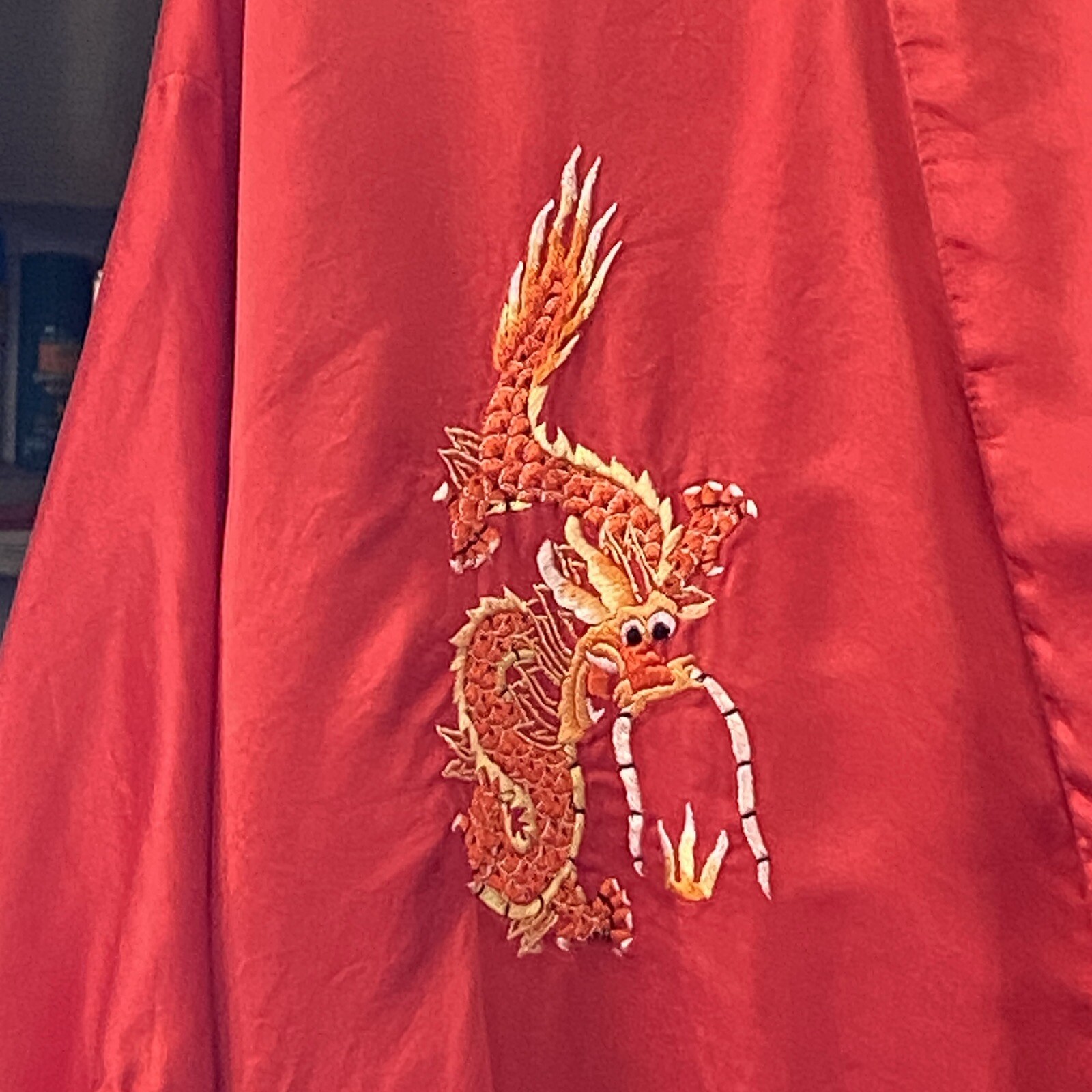 Golden Deer Kimono Robe Size Medium 100% Silk Red Hand Embroidery Dragon Vintage