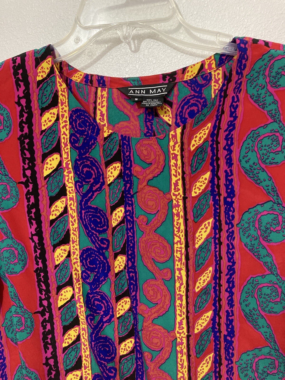 VTG Ann May Women Top Size Small Colorful Blouse Geometric Pattern Silk RARE