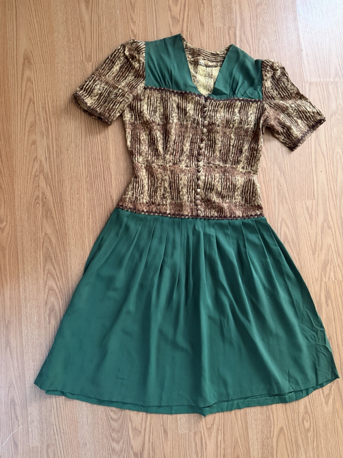 Vintage 1940s Leopard Animal Print Rayon Two Tone Dress