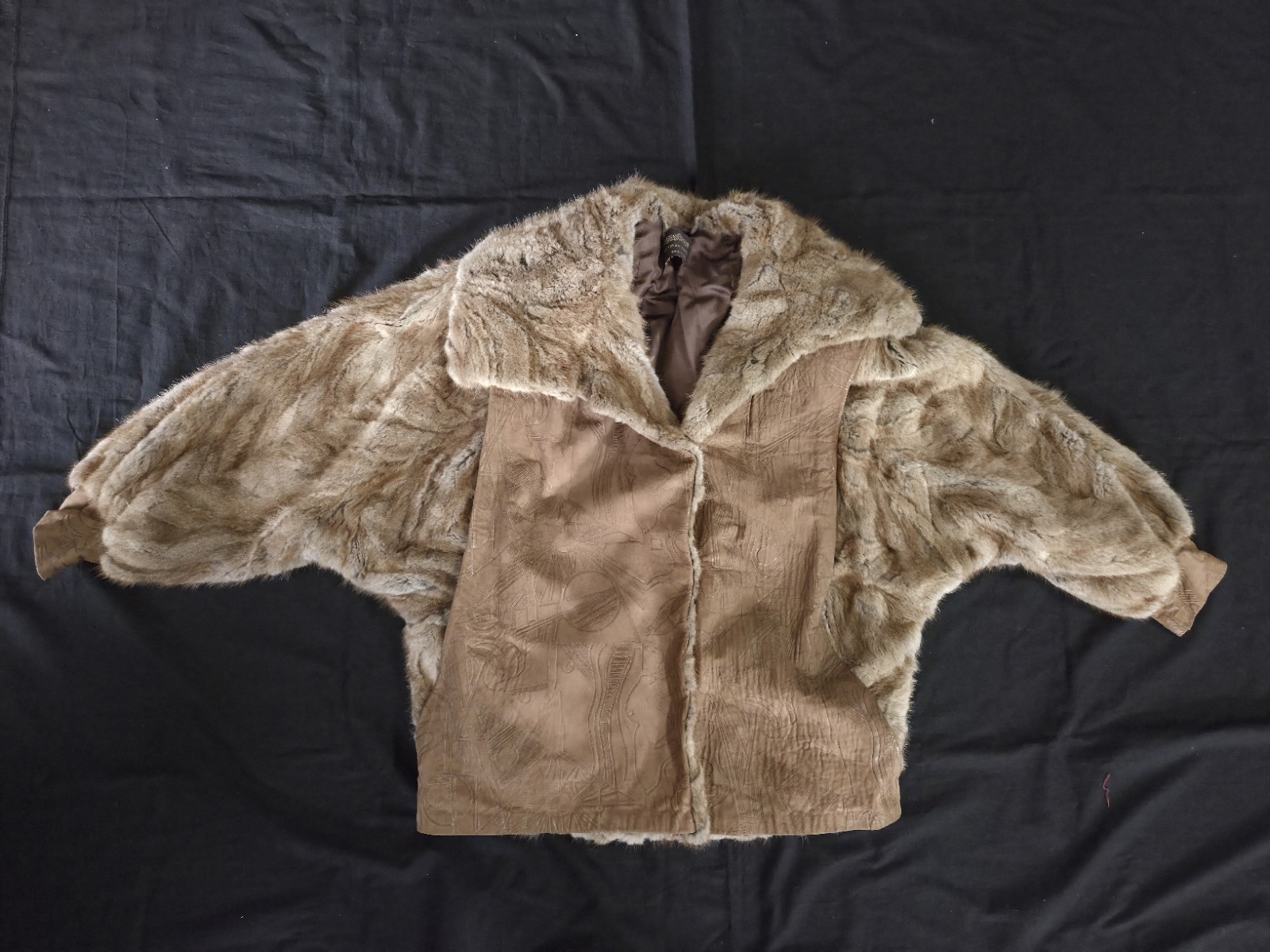 Vtg Furessence by Vivian Amato Fur Coat & Textured Seude Greece Medium Glam80’s