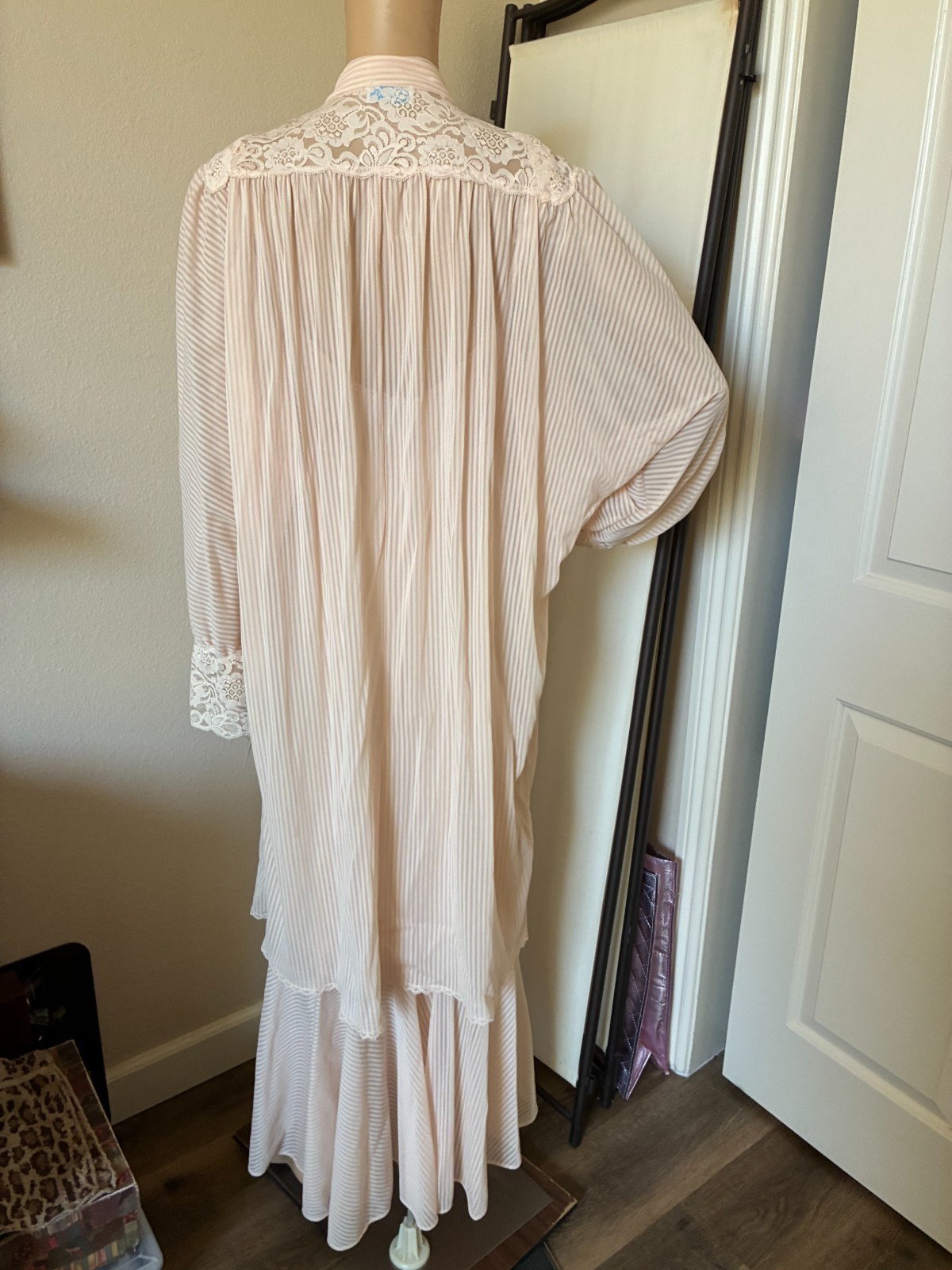 vtg Lorraine Peignor peach set M nightgown NOS robe