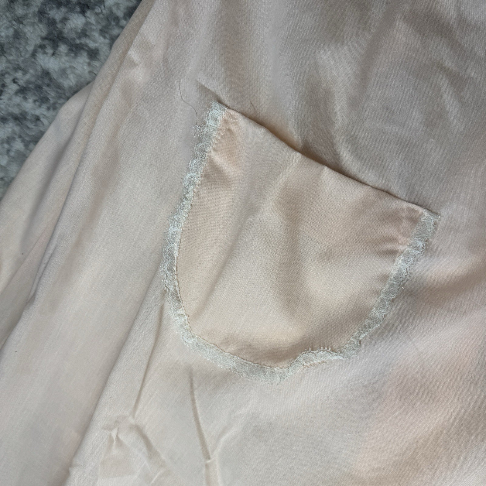 Vintage PinkNightgown Beall’s Embroidered Rosebuds Lace Trim Made USA Sz Large