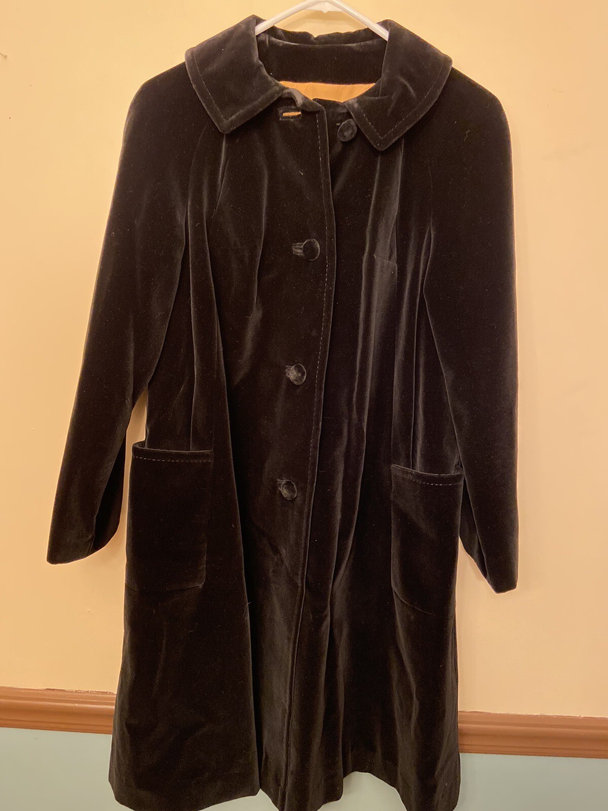 Sport Ease Fashions Vtg 1970’s Lined Black Velvet Coat No Size Or Care Tags EUC