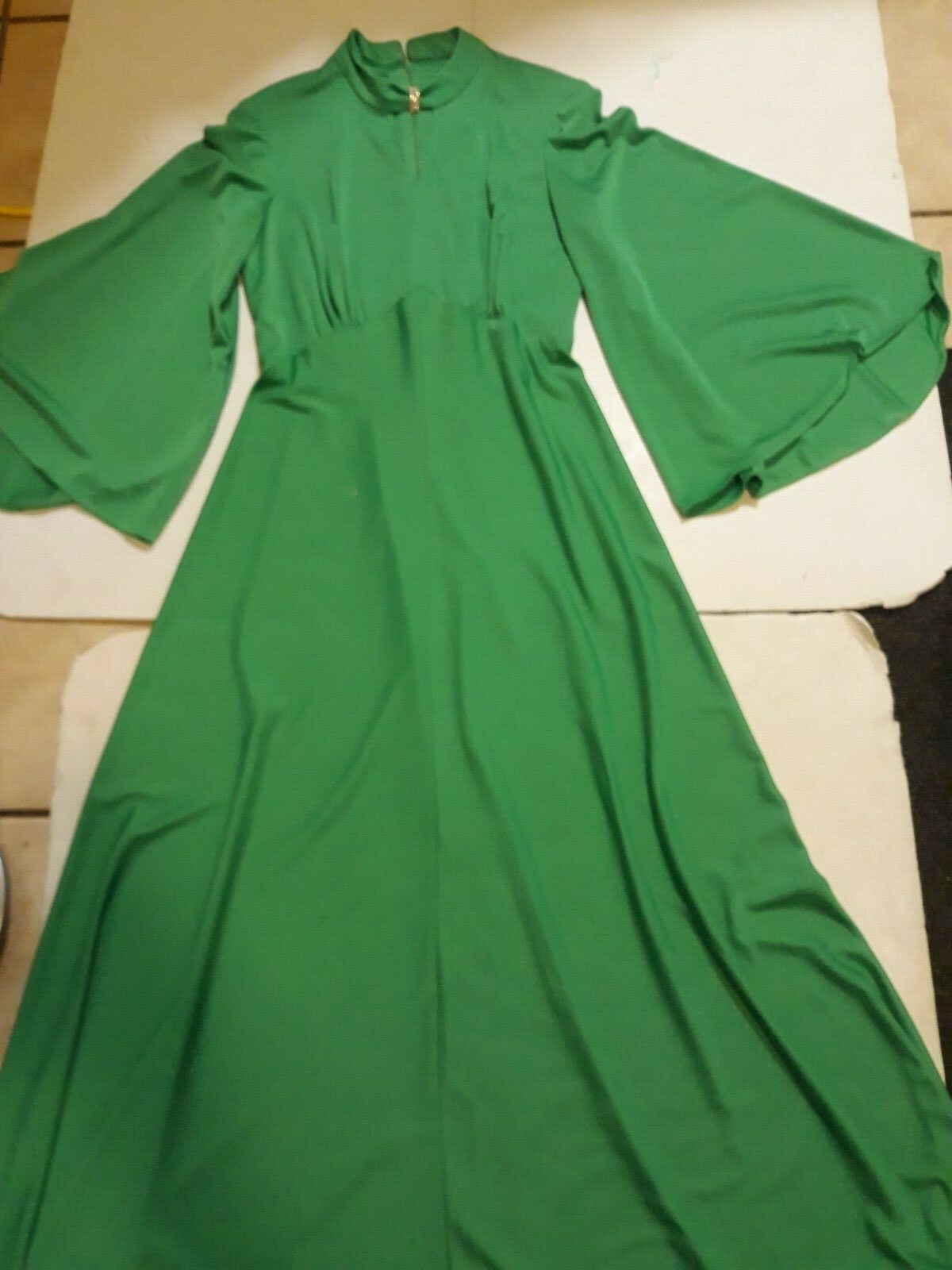 Vintage 60s Carillon union made kelly green bell sleeve dress mdium
