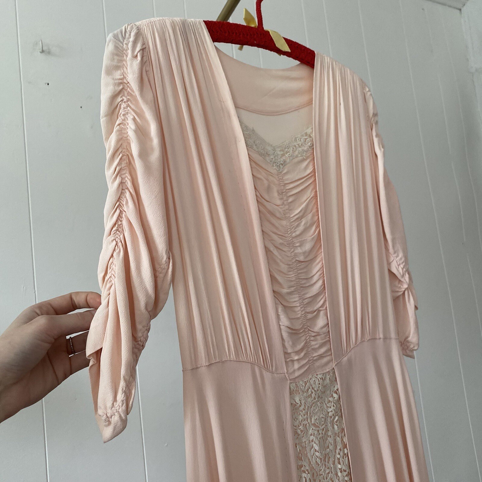 Stunning 1940s Pink Crepe/Crocheted Lace Gown Wide Sweep Skirt XS S