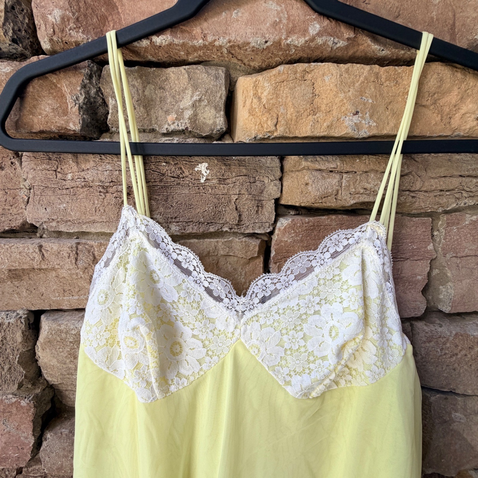 Vintage Warner’s Womens 2PC MAXI Nightgown and Robe Yellow Lace SET Coquette