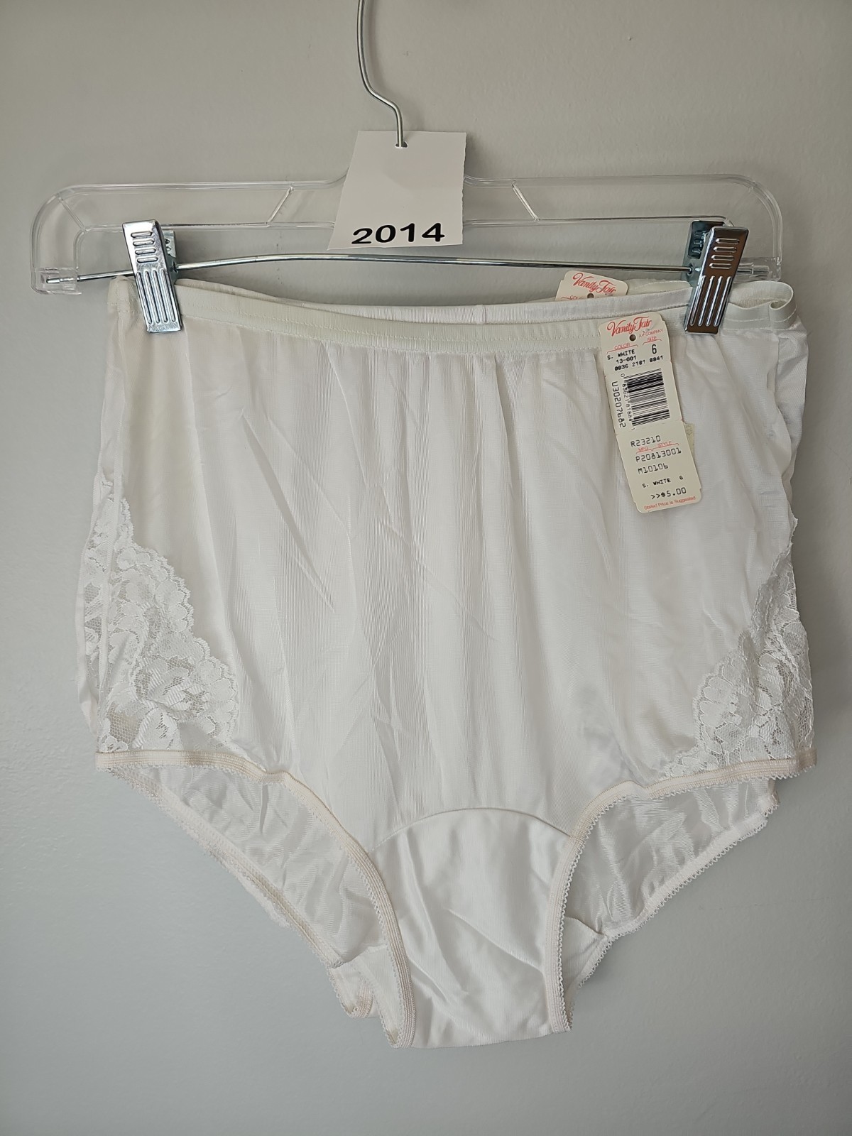 Vanity Fair 100% Nylon Soft White Panties Lace Detail Satin Finish Size 6