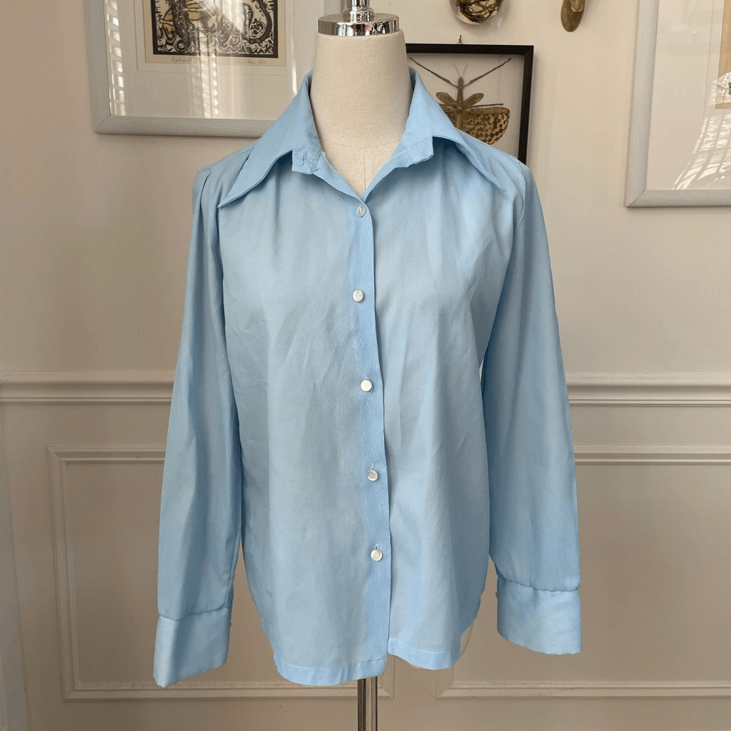 Vintage 70s Miss Holly Light Blue Textured Crepe Pointy Collar Button Shirt M 34