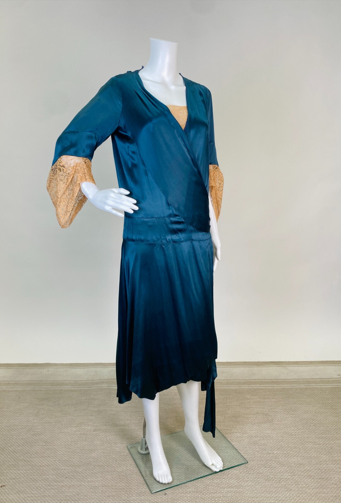 Antique Vintage Early 1920s Teal Blue Silk & Floral Lace Robe House Coat AS IS