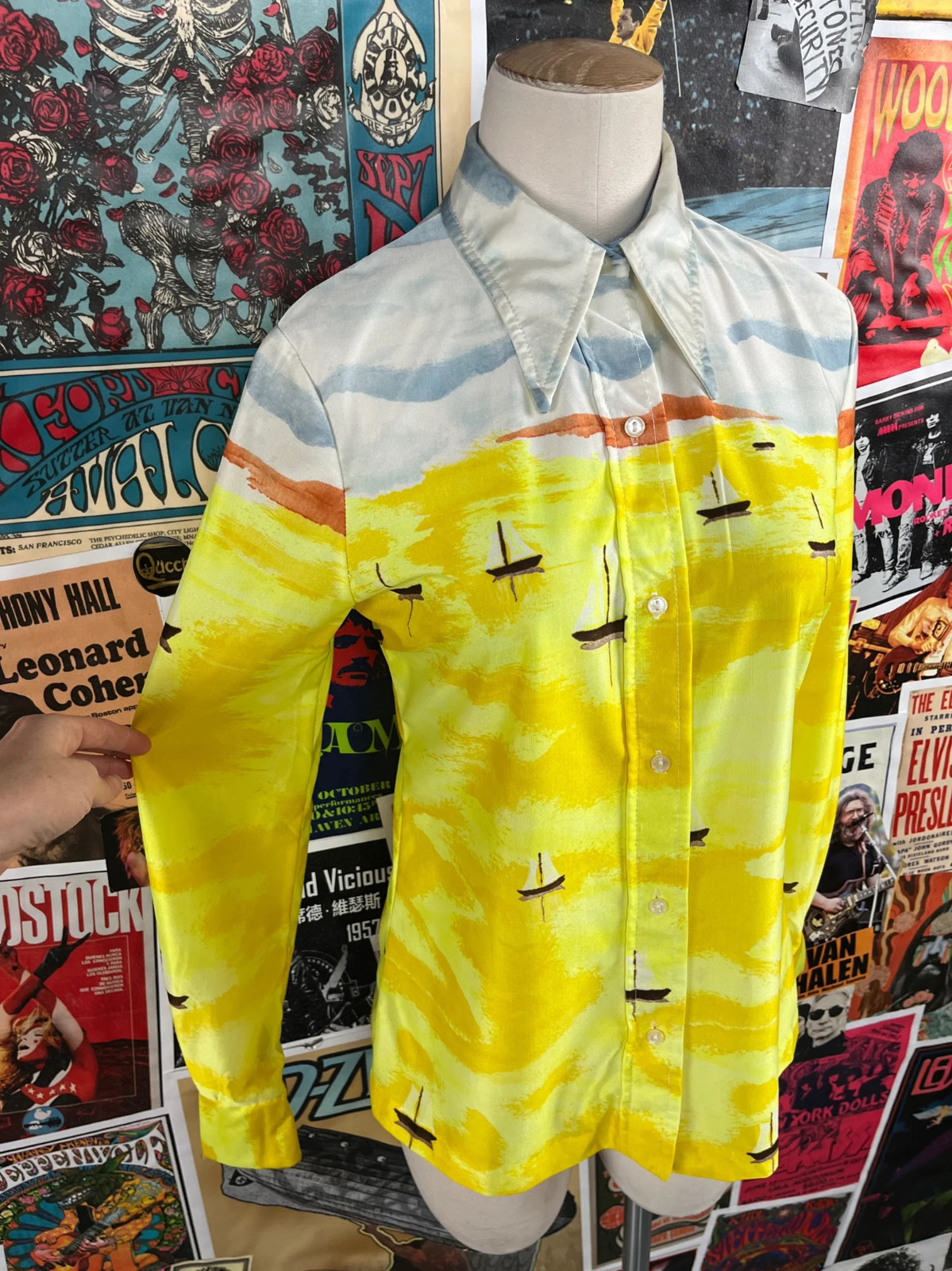 Vtg Womens 70s Sailboats Novelty Print Groovy Disco Blouse Shirt XS Retro