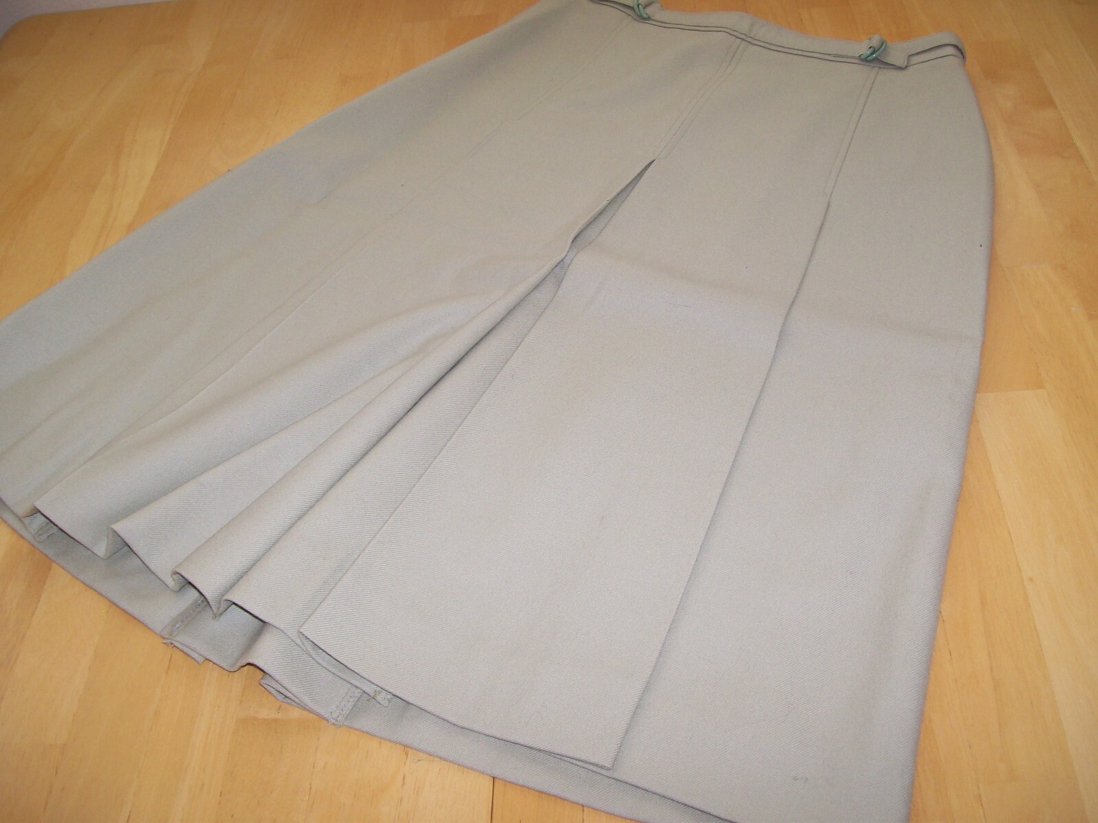 True Vintage 1970’s HUCKE 3 Piece Skirt Top & Sweater Set Women’s Small or 6