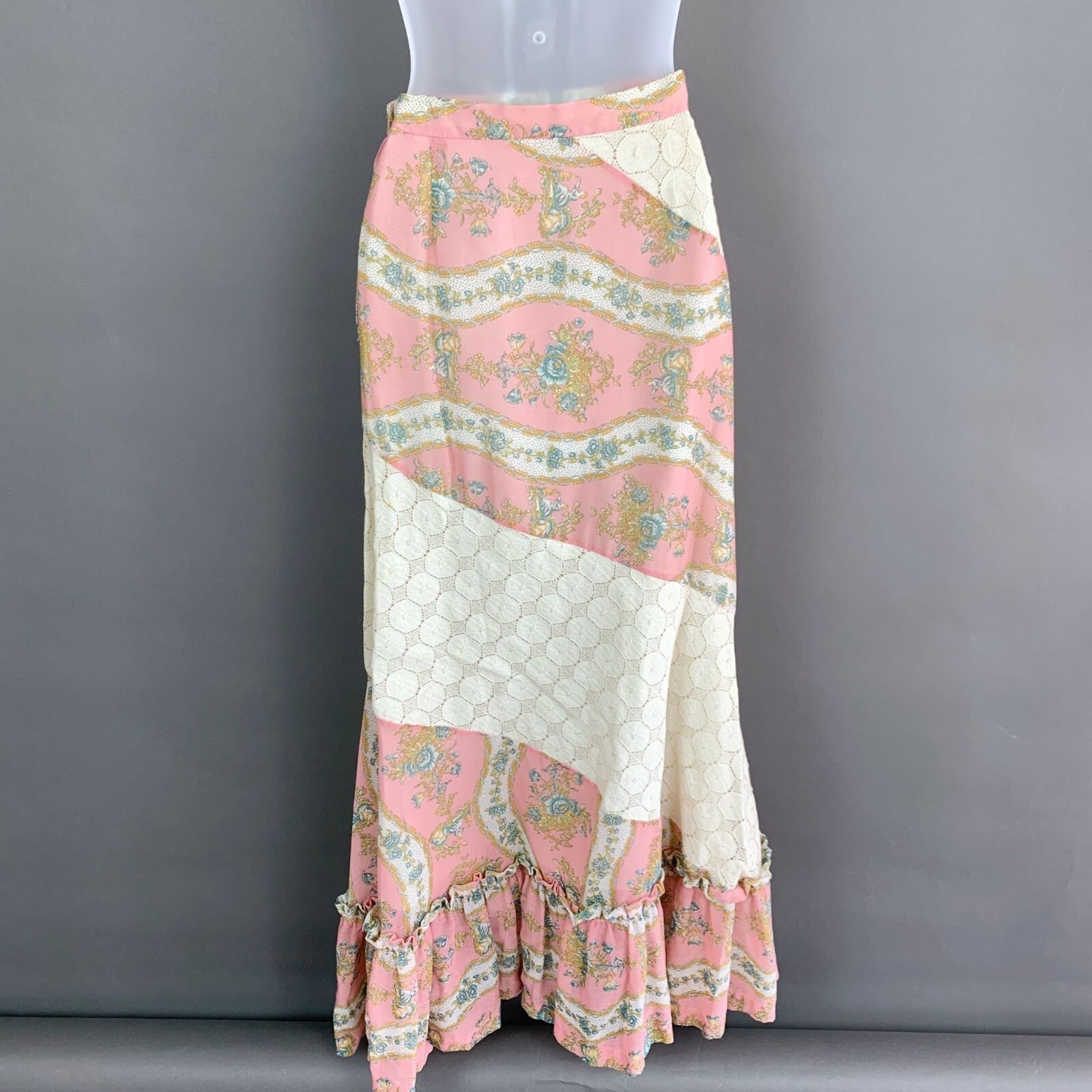 Vintage Seville Street Skirt Pink Country Floral Size 8 Made in USA
