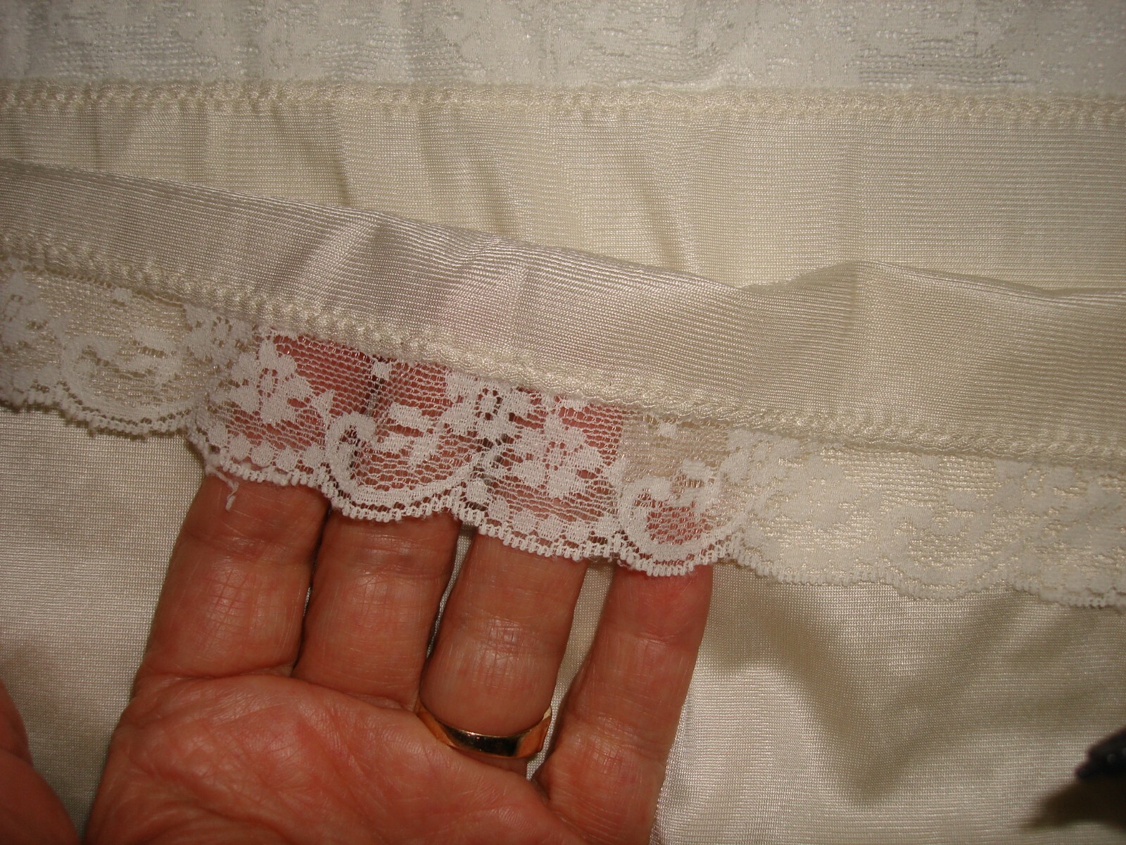 Vintage Nylon Lace Color Off White Full Slip Size 32 L