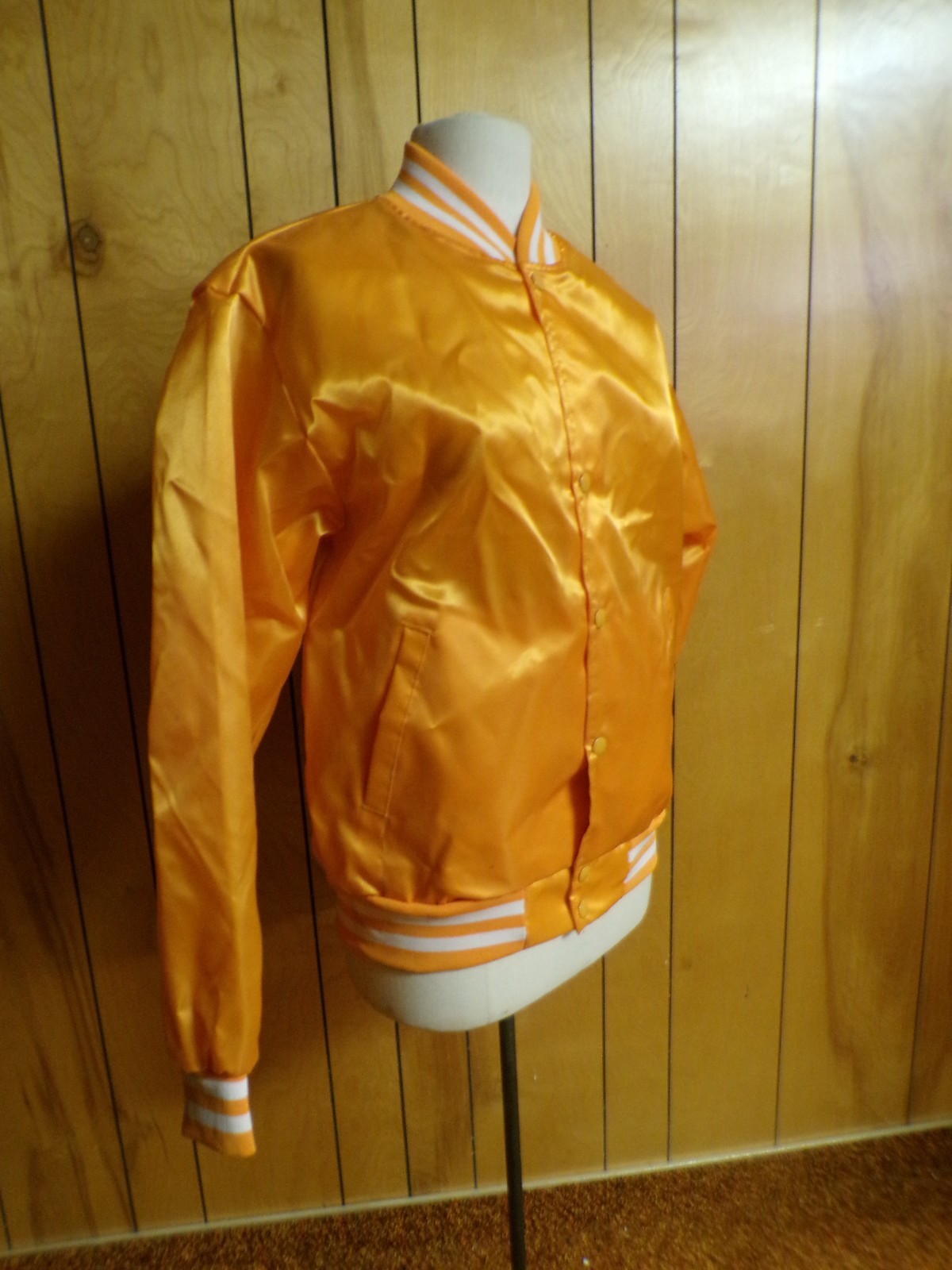 Vintage SWINGSTER Orange Nylon Jacket 34-44″ Waist Size Med.