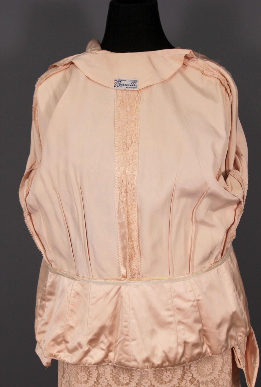 VTG Women’s 60s Light Pink / Beige Lace 2 PC Skirt Suit Sz L 1960s Outfit Set
