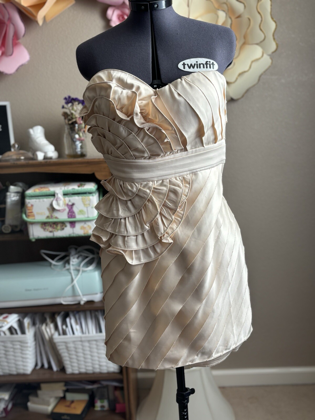 Vintage Minuet Off White Strapless Cocktail Dress Cream Ruffle Semi-formal