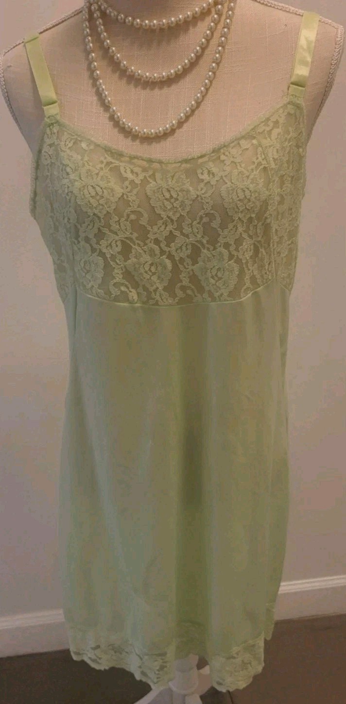 Monsanto Slip Dress L38 Lace Trim Green Nylon Satin Short Ajust.straps U.SA Vtg