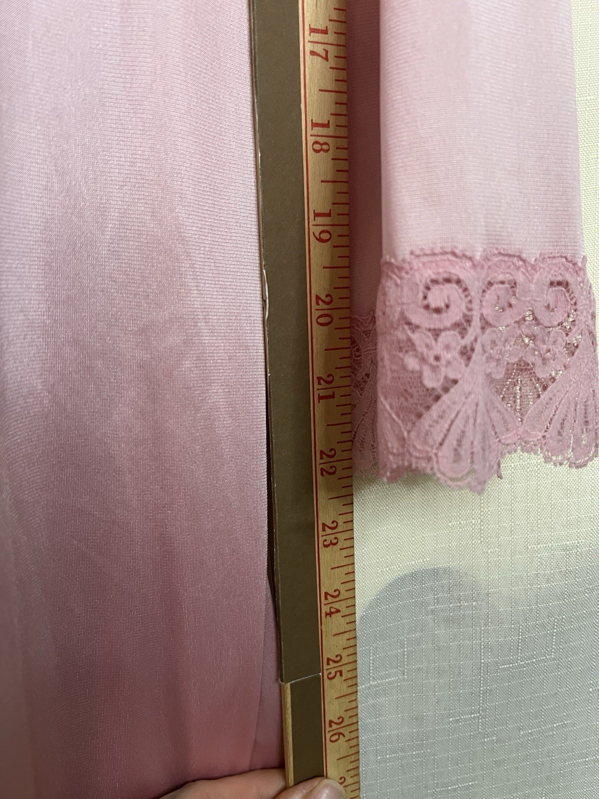 VTG 1950s Vanity Fair Pink SML Overlay Robe With Lace Accents l Made In USA