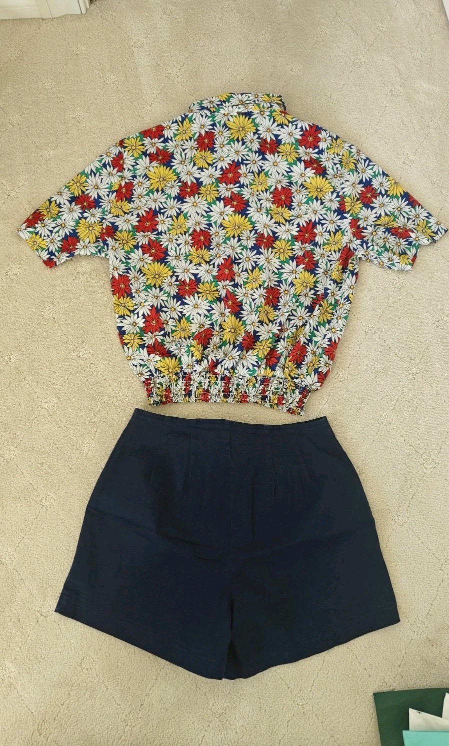 Vintage Moda International Navy Short Shorts & Bright Daisy Blouse Top Outfit