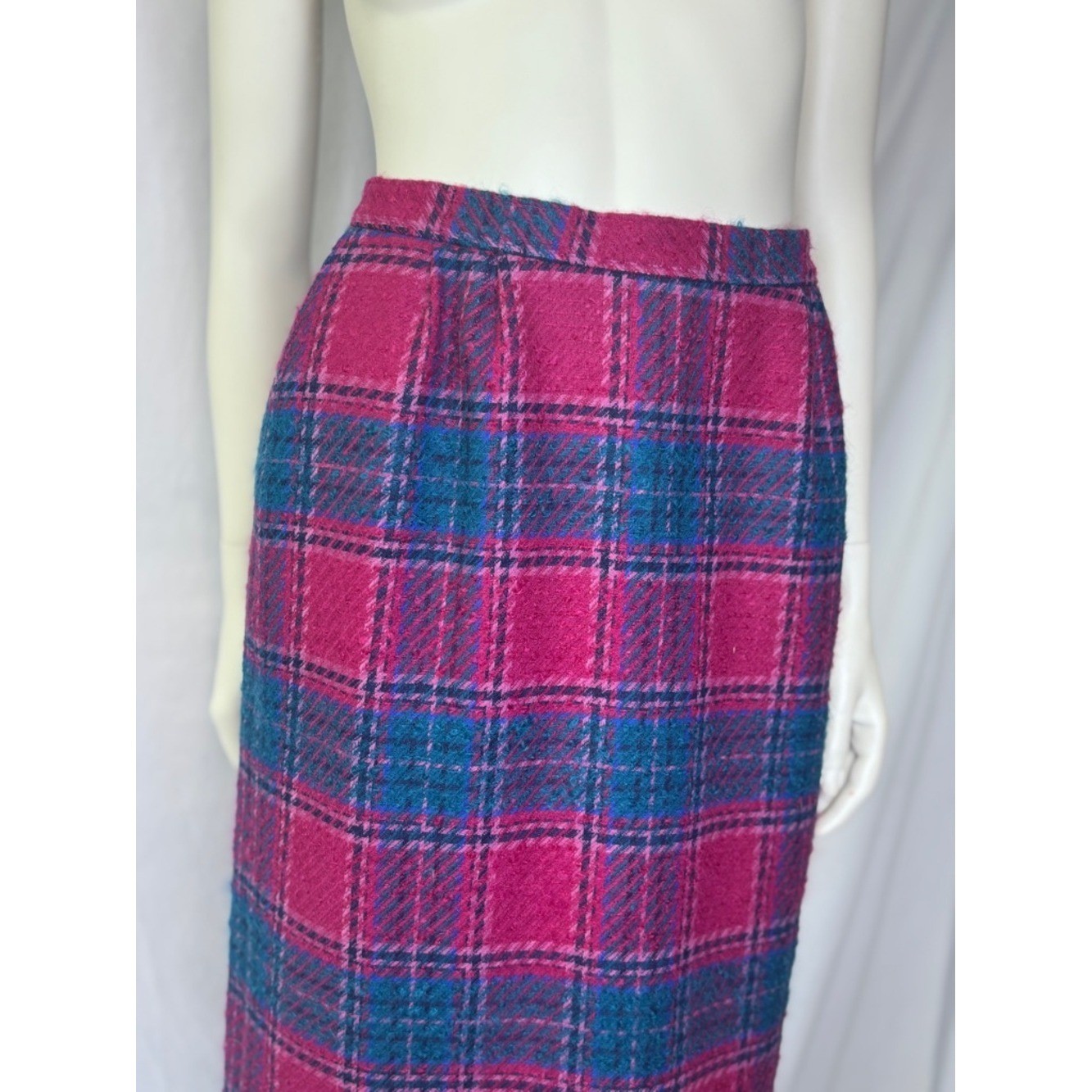 RARE Vintage Pendleton Classic Plaid Wool Blend Pencil Skirt in Fuchsia and Teal