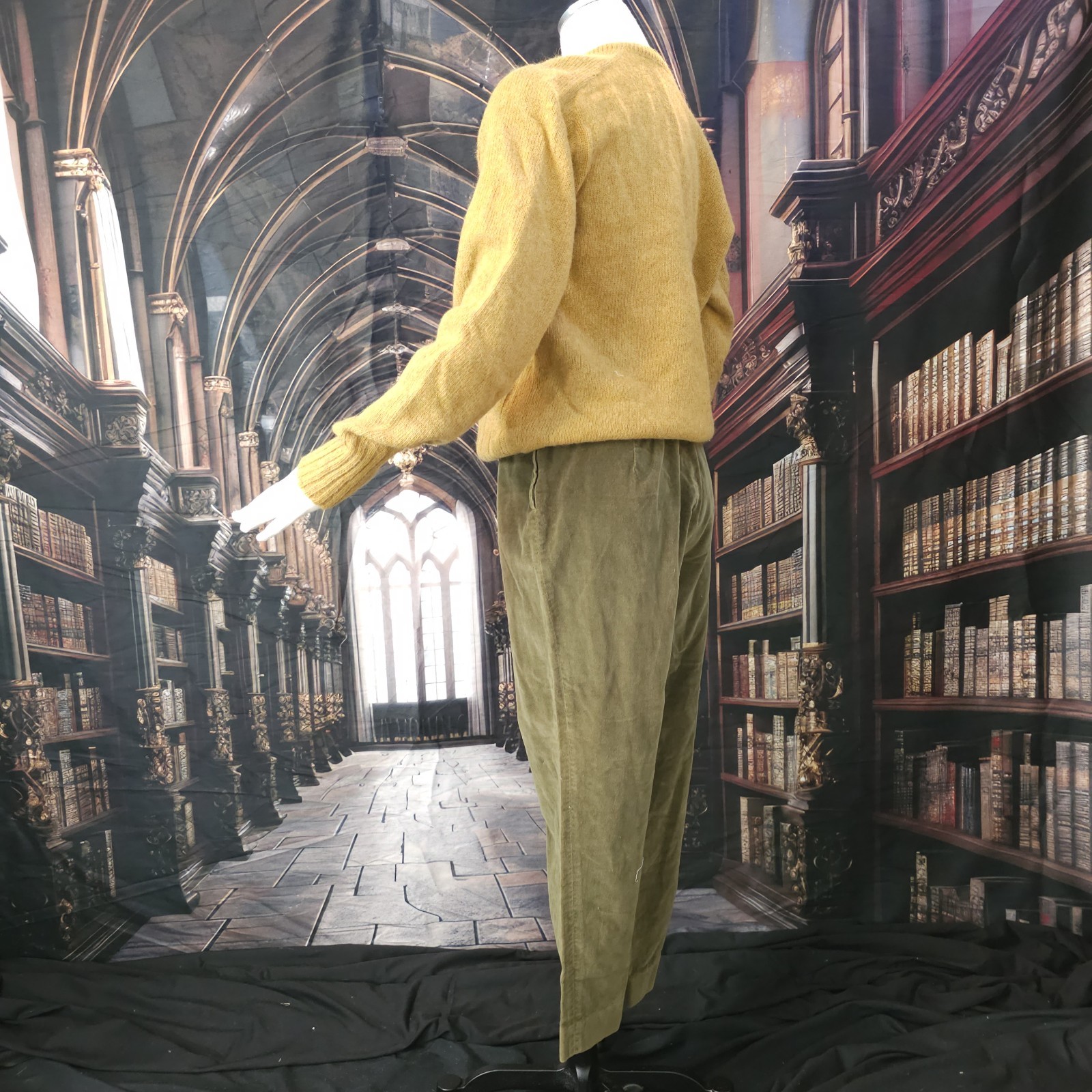 Vintage 1970’s Sweater Mustard Yellow V-Neck Pullover Cable Knit