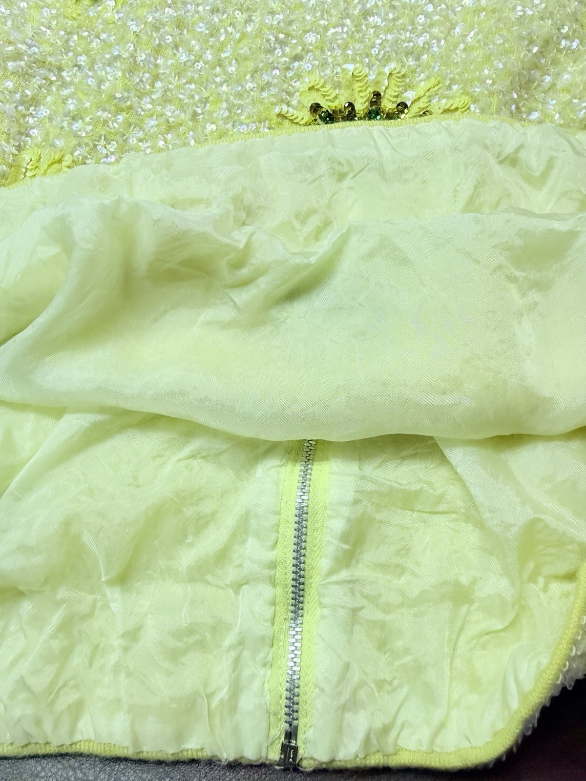 Vintage 60s House of Gold Sequins Floral Wool Sweater Top Yellow Rare 38 Boho