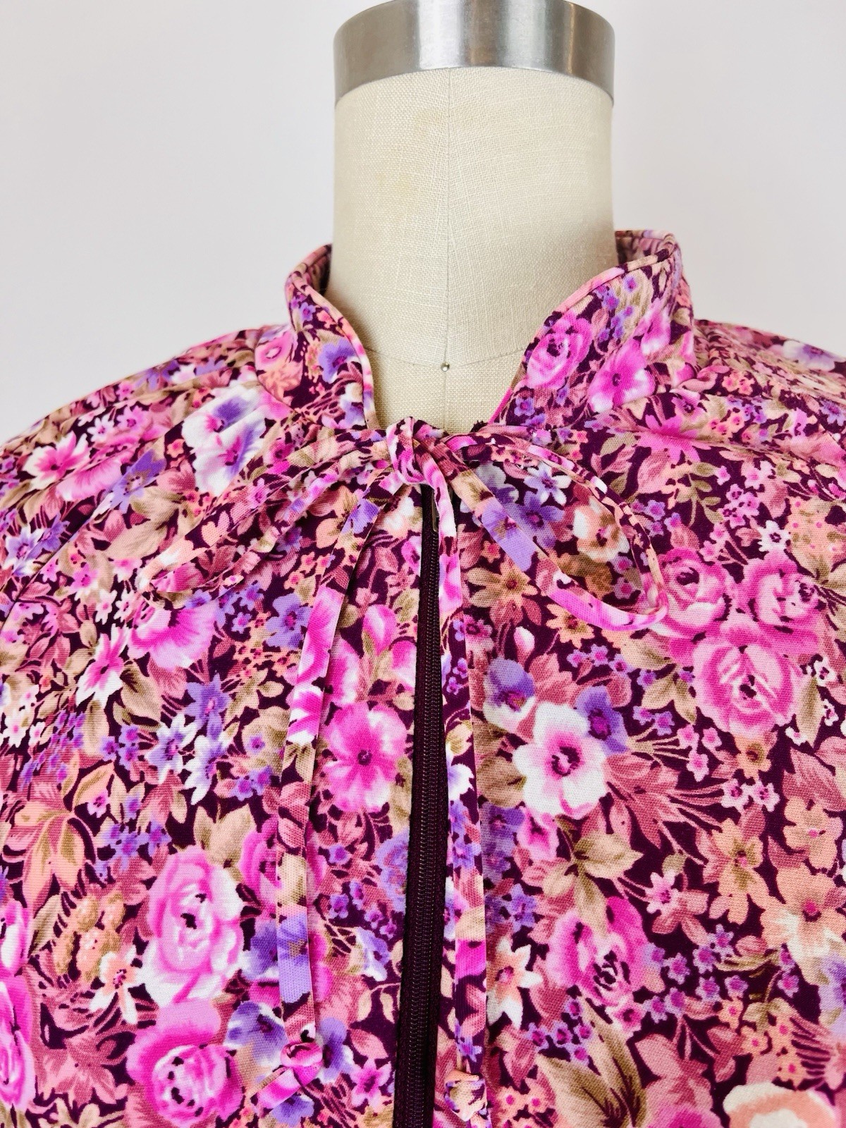Vintage 70s Floral Flower Power Polyester Zip Up Muumuu Robe House Dress Coat M