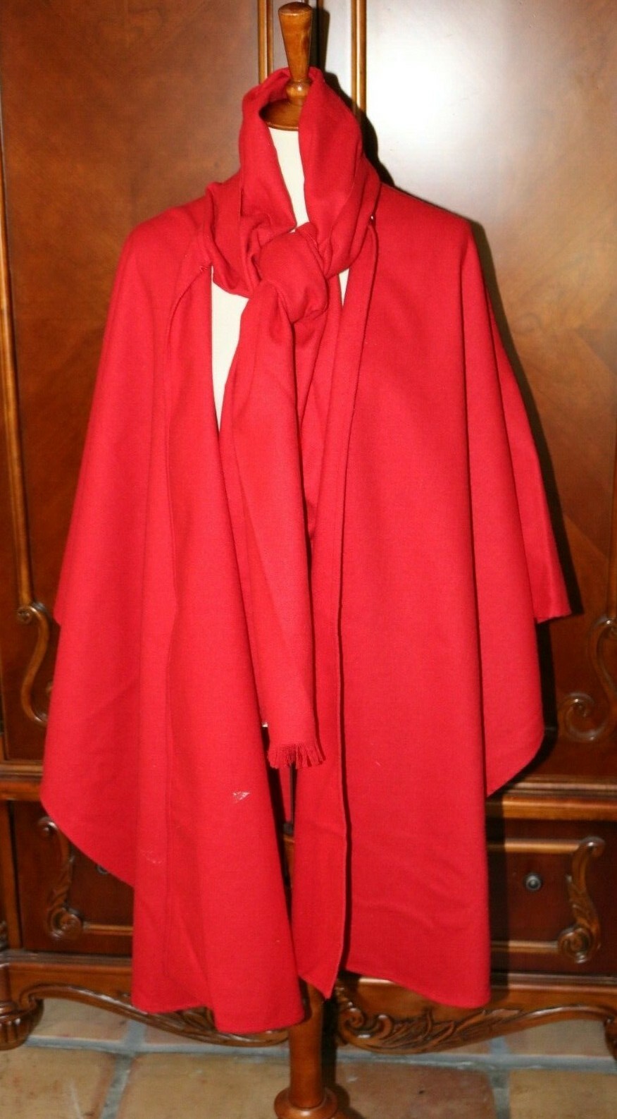 VINTAGE 50’S MADEMOISELLE CHERRY RED POLY WOOL SCARF CAPE PONCHO MINT….