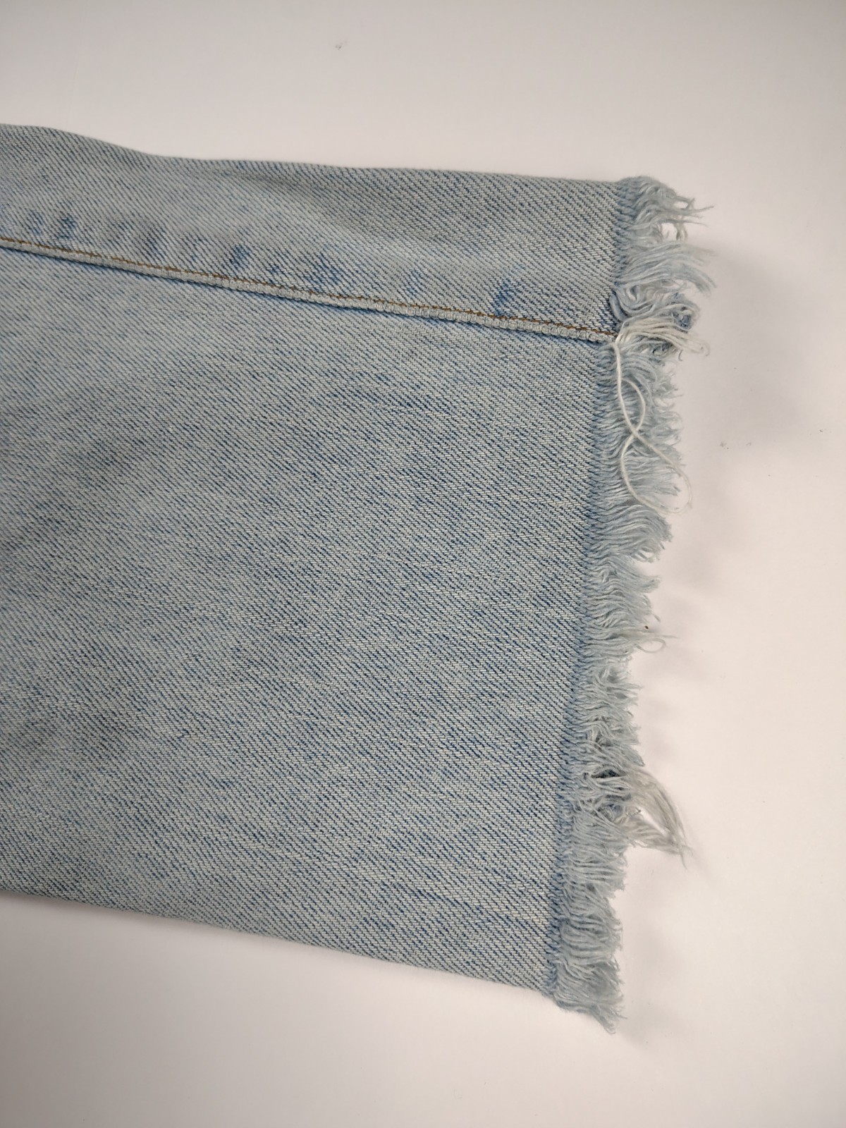 Vintage Guess 10001-30 USA Made Denim Jeans Tag 35″×27″ Light Wash Frayed Custom