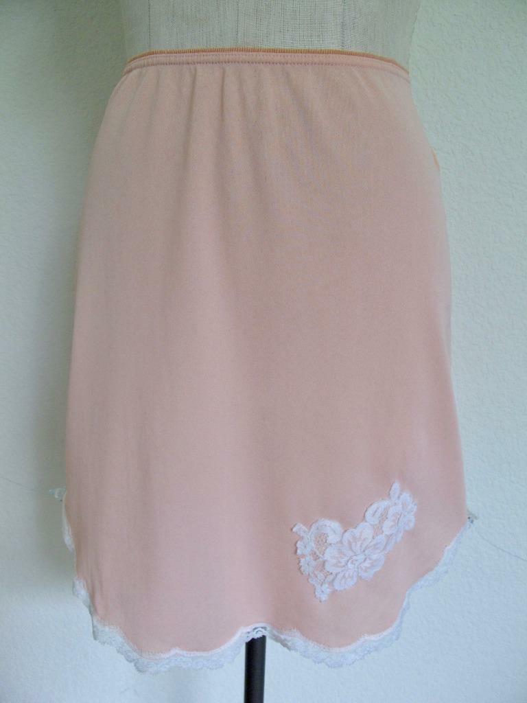 Vtg Maidenform Mini Half Slip S M Pillow Tab Lace Applique Peach Blush Scalloped