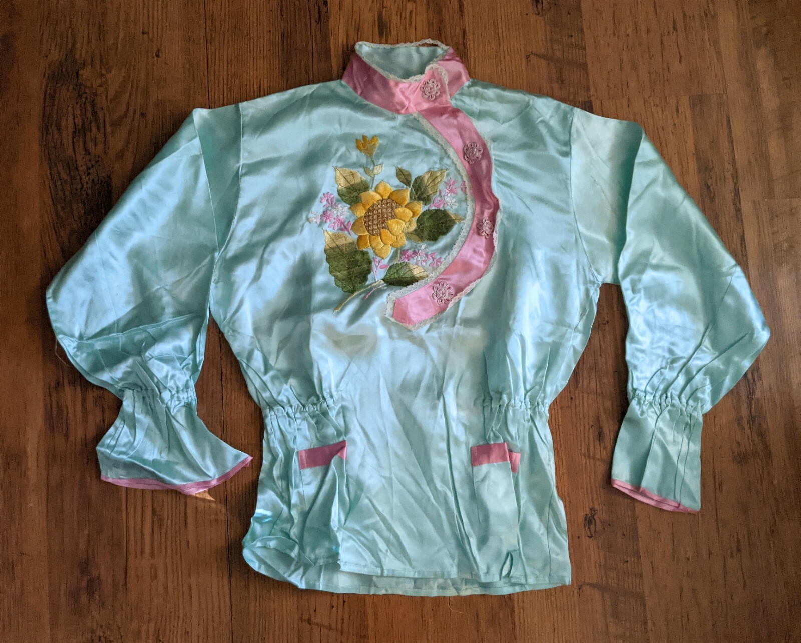 Vintage Embroidered Satin Japanese Sea Foam Green Pink Pajama Top Ruffle Poet