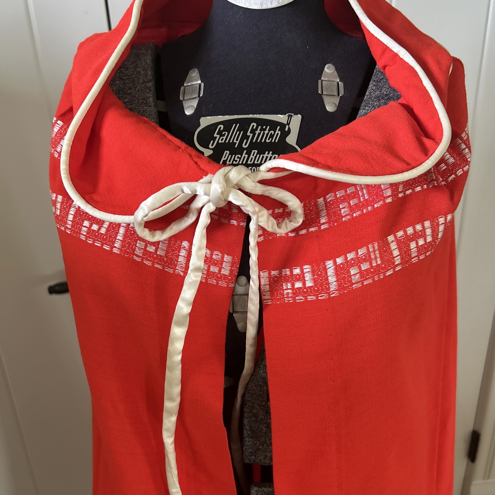 Vintage Red Decorative Costume Cape One Size