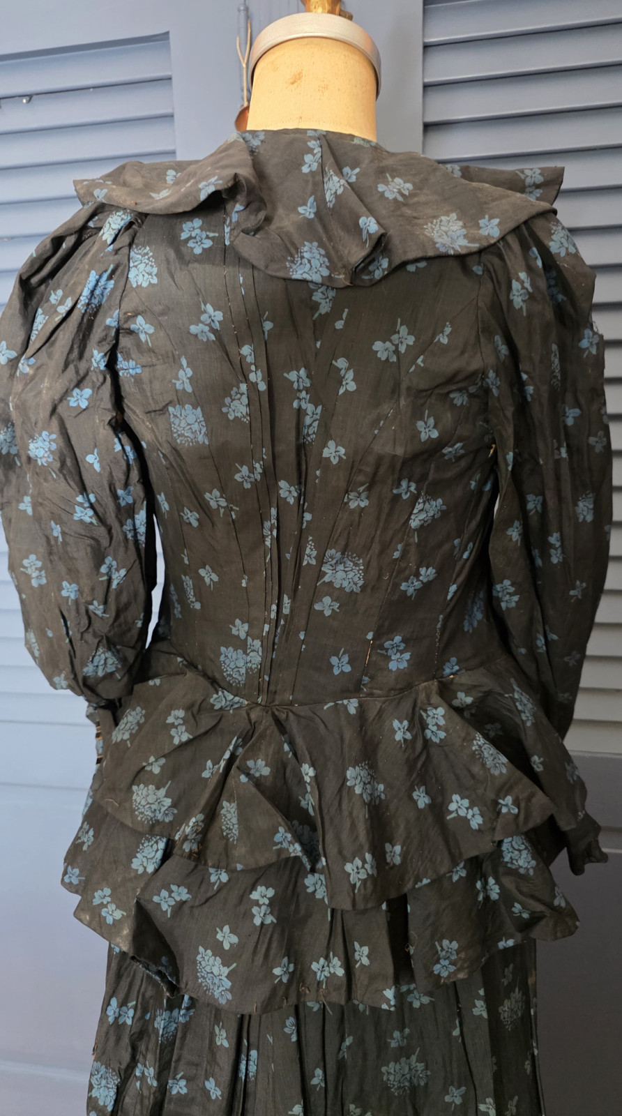 Antique 1890s Victorian Silk Taffeta 2-Pc Dress Gigot Puff Sleeve Boned Study AS
