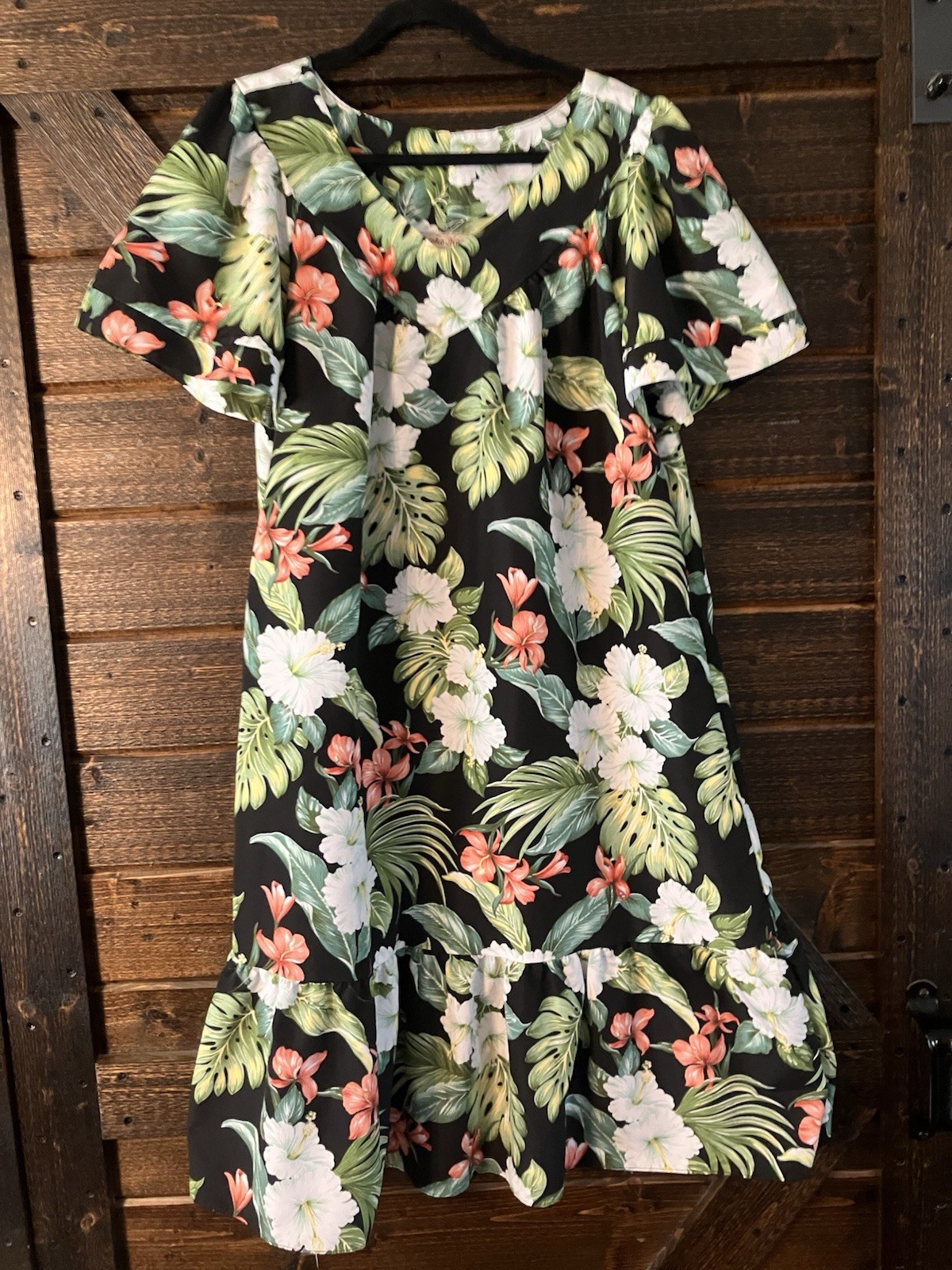 Vintage 80’s/90’s Koko Head Hibiscus Print 100% Polyester Woman’s Mu’Mu Dress L