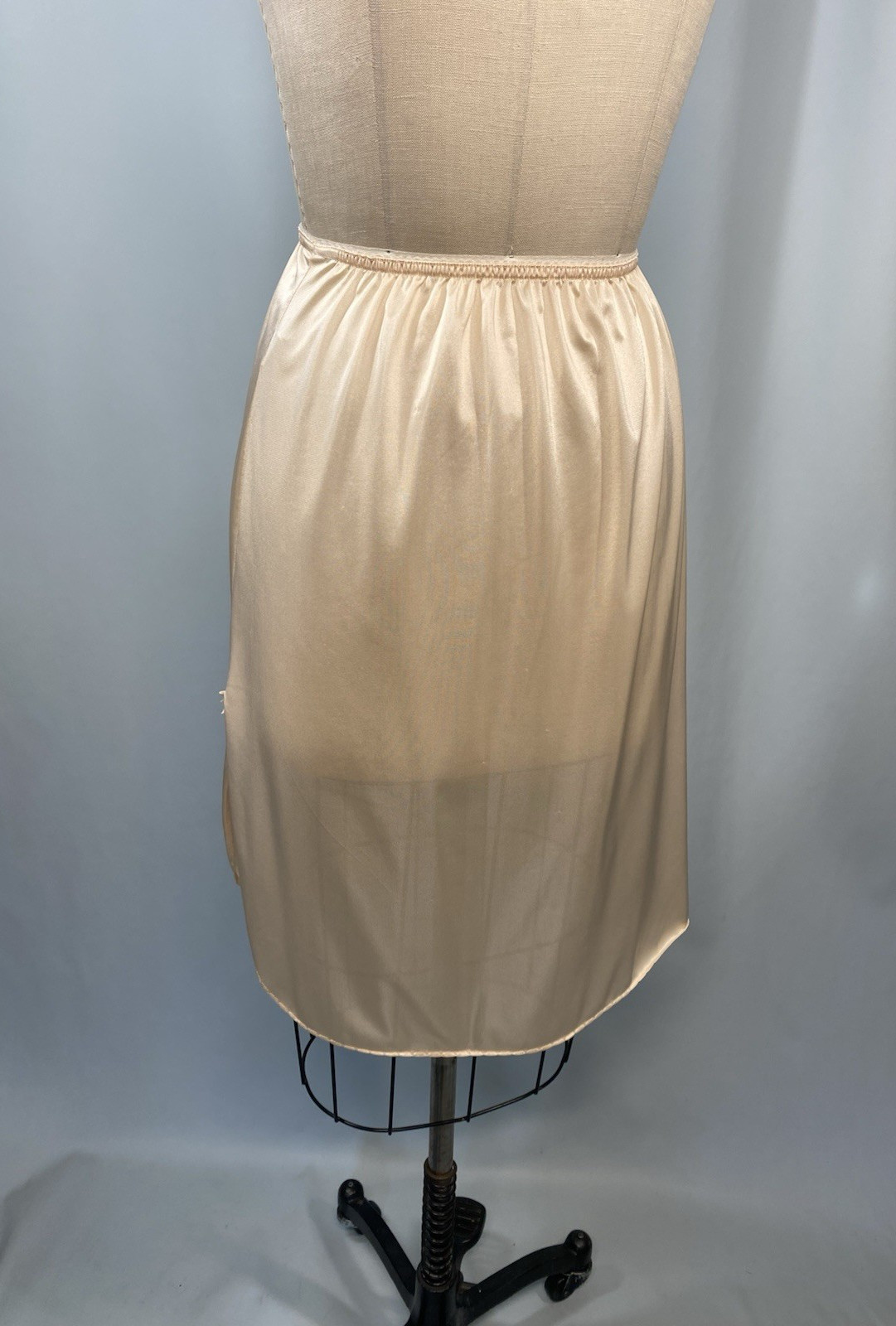 BALI Vintage Half Slip SIZE LARGE beige slit long length 25″ classic