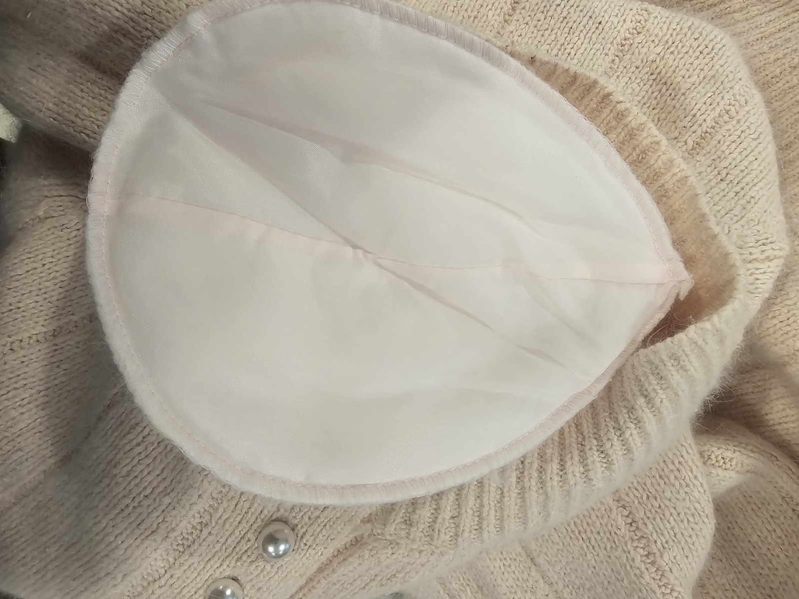 VENEZIA Vintage 80′ Silk Angora Blend Pearl Buttons Henley Sweater. Size 22/24