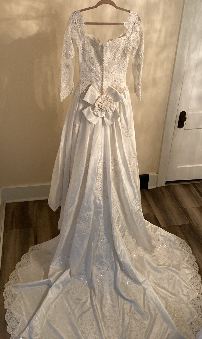 Vintage Jasmine Wedding Dress
