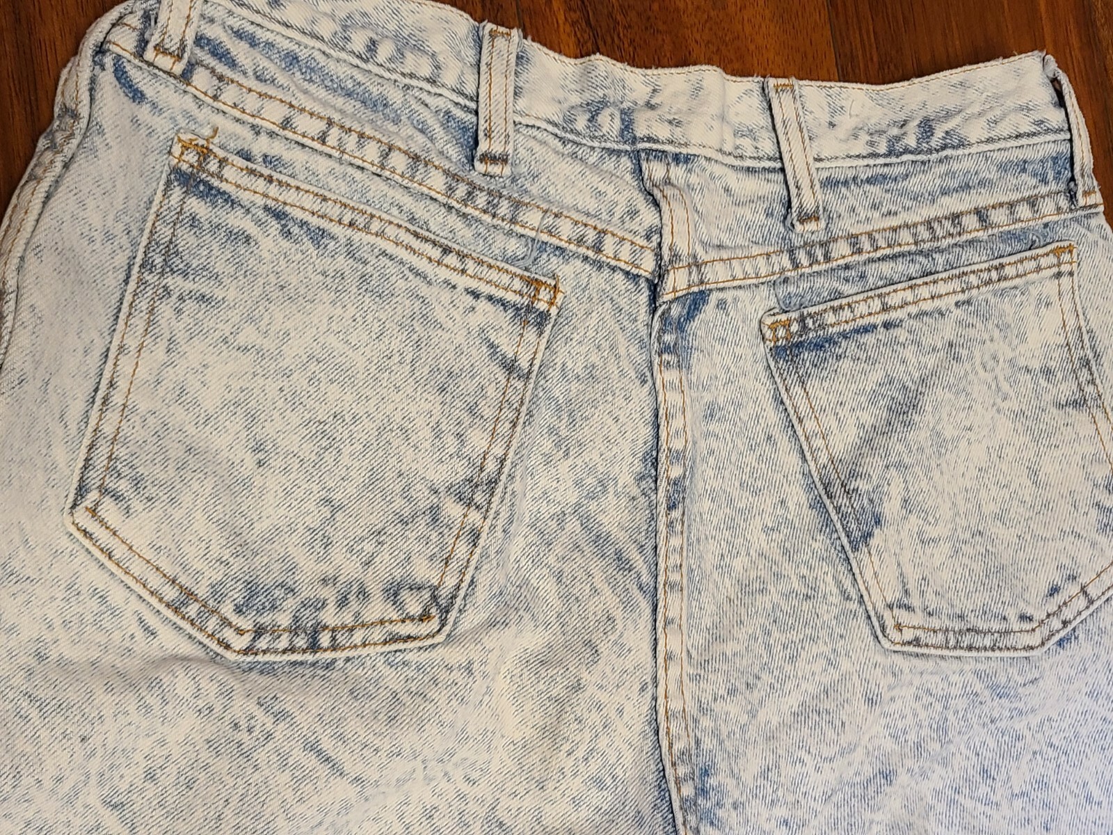 Bristol Blue Acid Washed Denim Shorts Size 33 (32W) High Waisted Mom USA Vintage