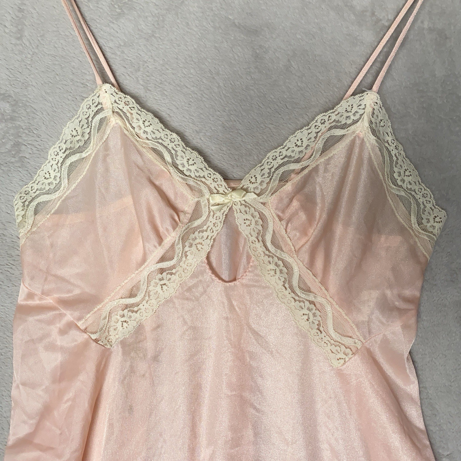 VTG Undercover Wear Size M Peach Blush Pink Cream Lace Nylon Sleepwear Women Top
