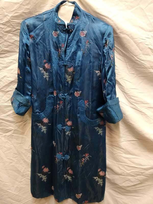 Peony Brand Shanghai China Vintage Blue Embroidered Asian Robe – Size 36